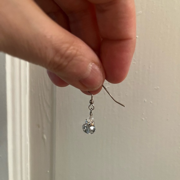 Sparkly one of a kind never worn dangling earrings! - Picture 5 of 5